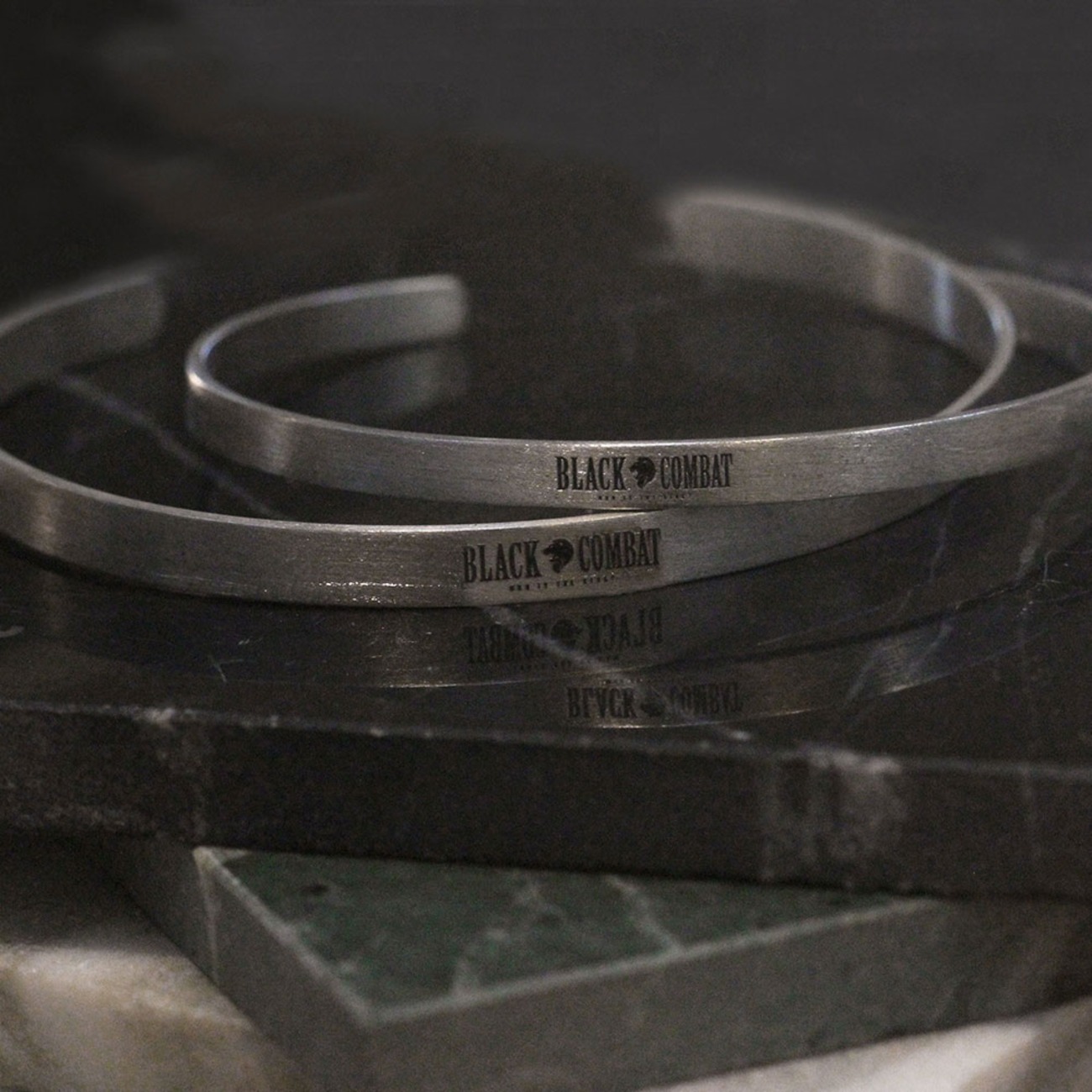 블랙컴벳 러스틱 뱅글 Rustic Bangle
