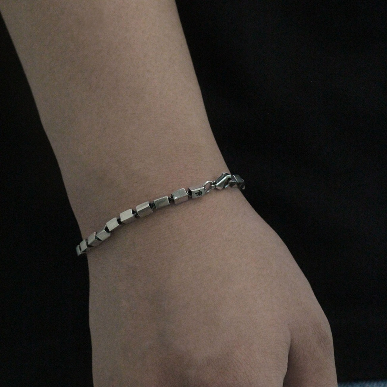 블랙컴벳 블록 체인 팔찌 Block Chain Bracelet